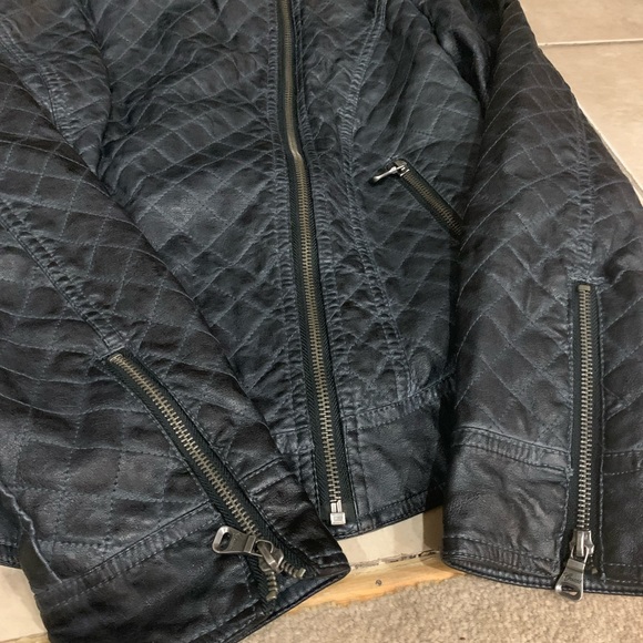 NWT | GUESS LEATHER COAT - Picture 6 of 12